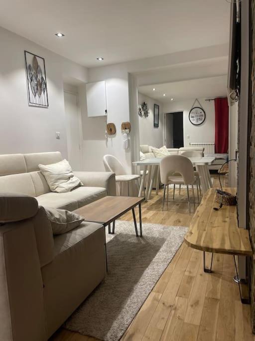 Appartement Convivial Pour Sejourner 르끄레므랄비세트르 외부 사진
