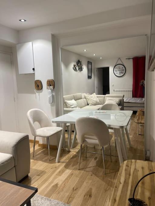 Appartement Convivial Pour Sejourner 르끄레므랄비세트르 외부 사진